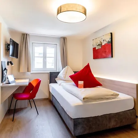 Rosenvilla Hotel 4*